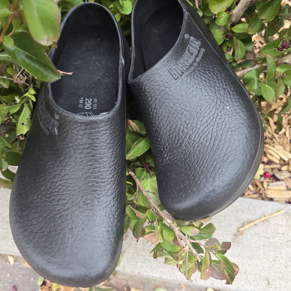 Birkenstock Black Textured Clogs